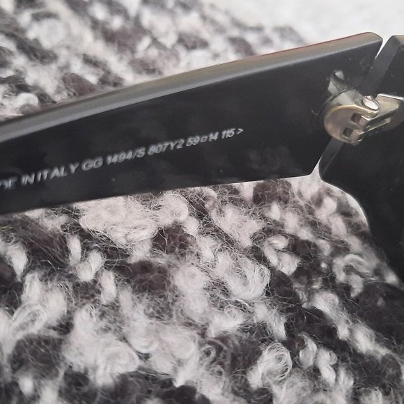 Gucci Glasses - Picture 3 of 5